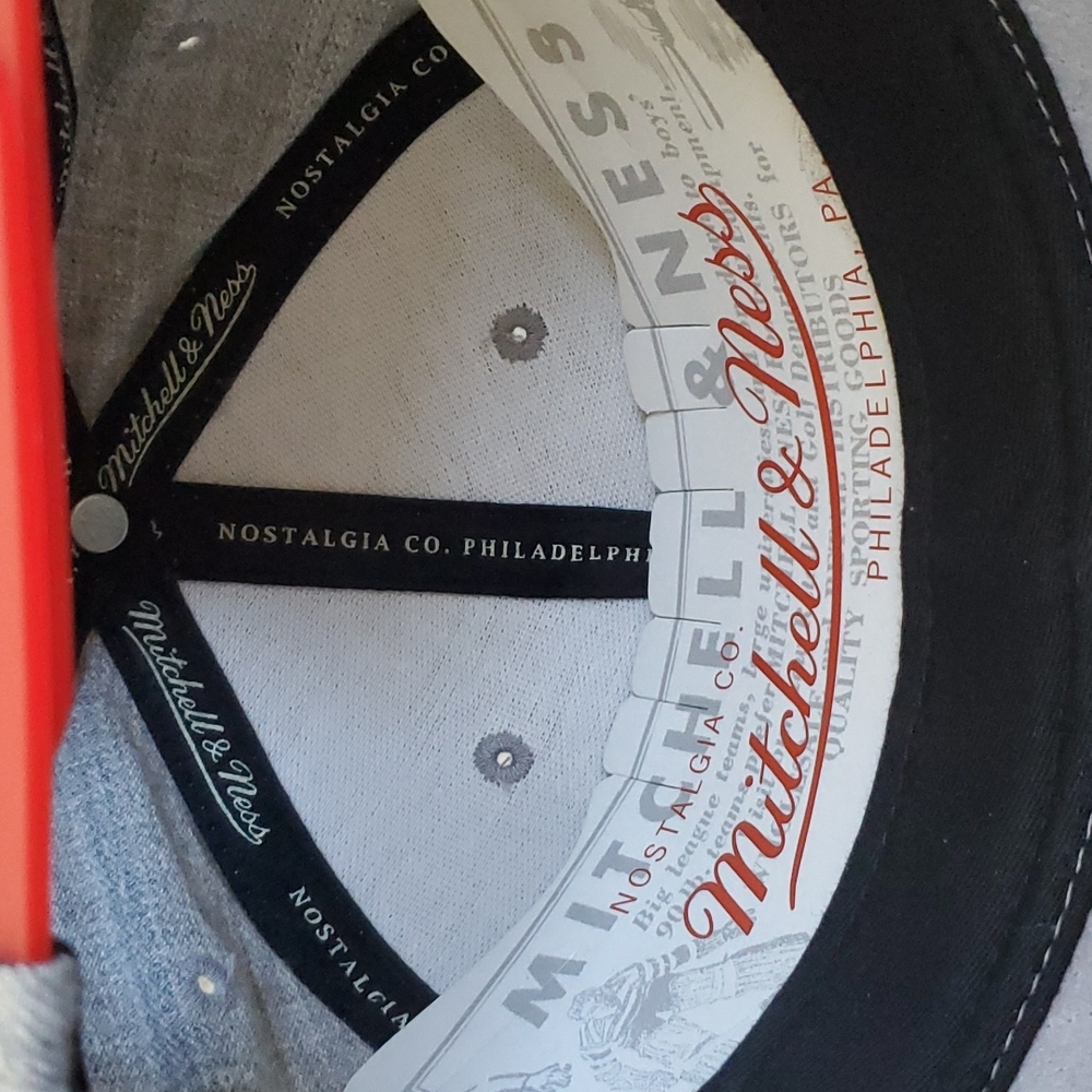 Men Gray/Red/White Chicago Bull Snap Back Hat - Picture 6 of 7